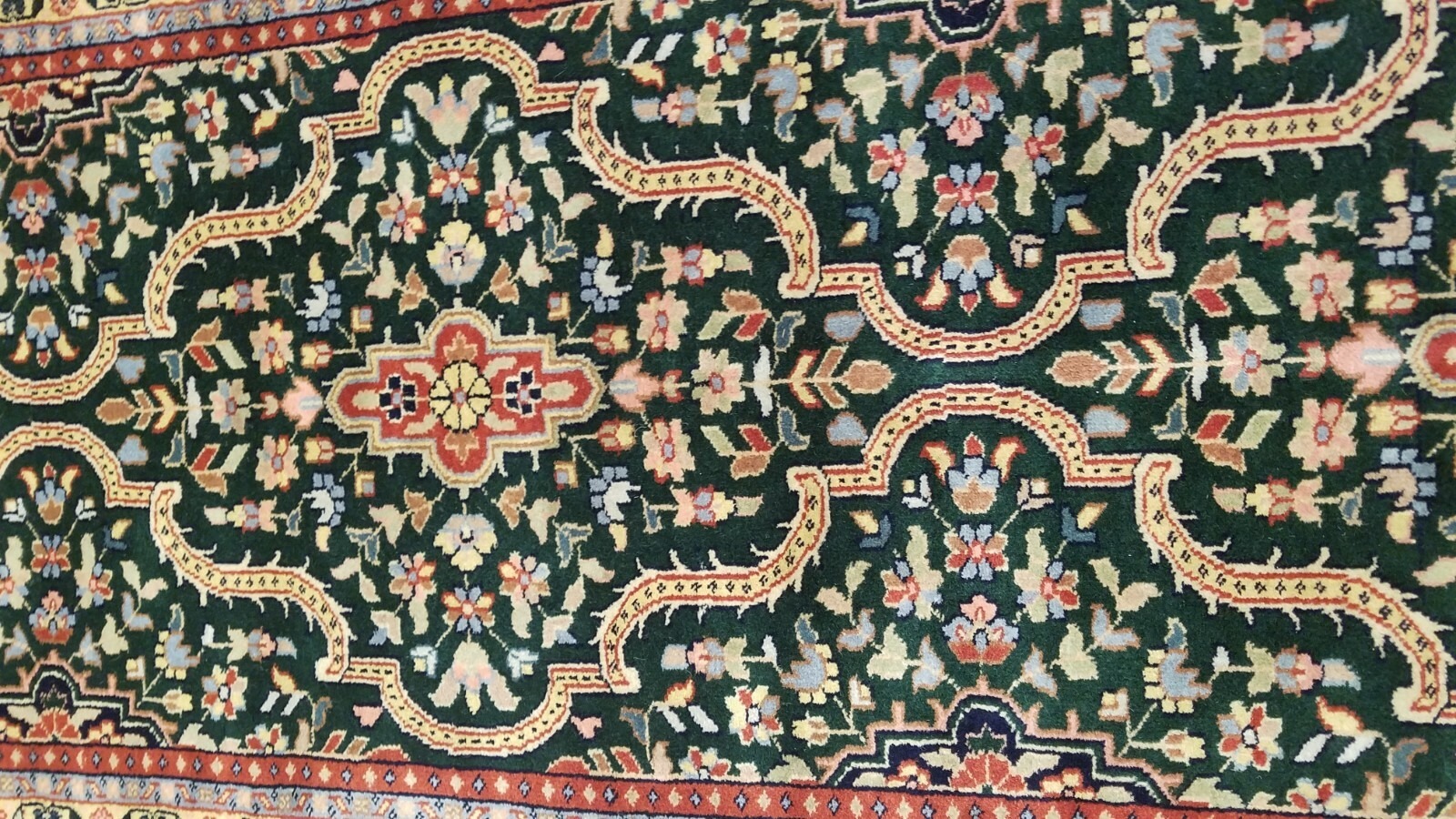 2.6 x 10 Emerald Green Indo Hand Knotted Wool Oriental rug