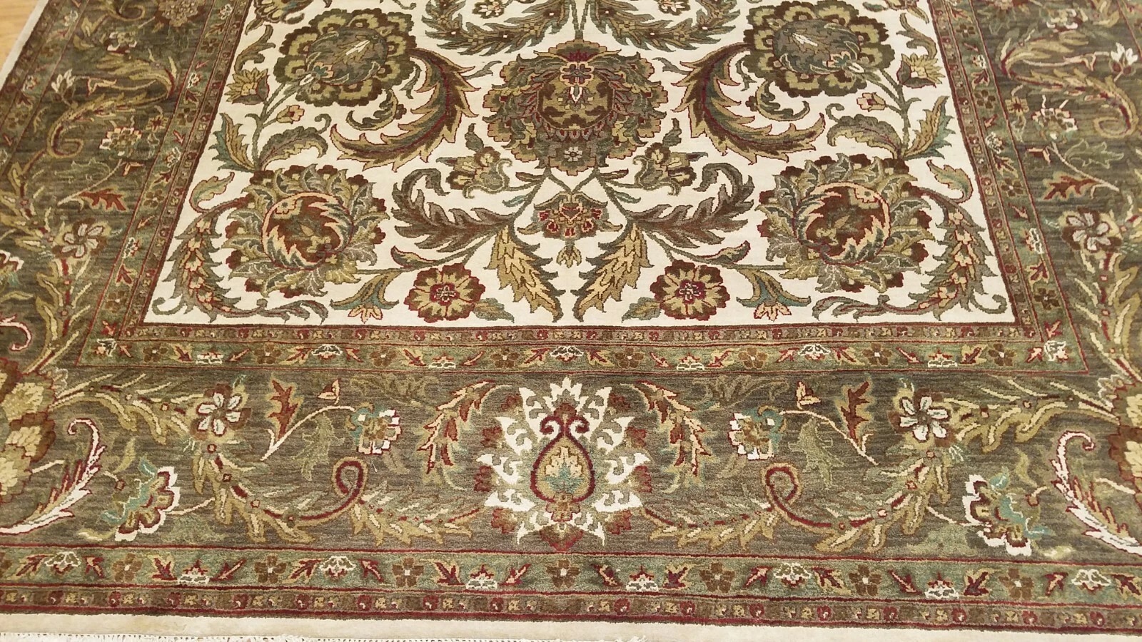 9 x 12 Ivory & Sage & Olive Green Agra All-Over Wool Hand-Knotted Oriental Rug
