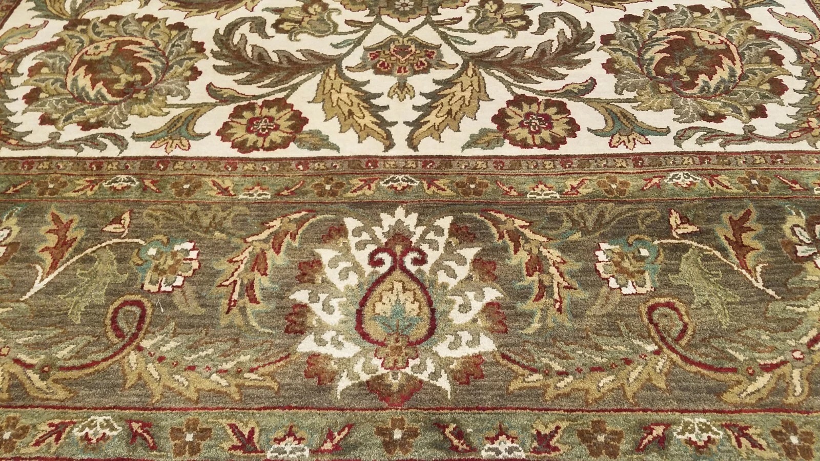 9 x 12 Ivory & Sage & Olive Green Agra All-Over Wool Hand-Knotted Oriental Rug