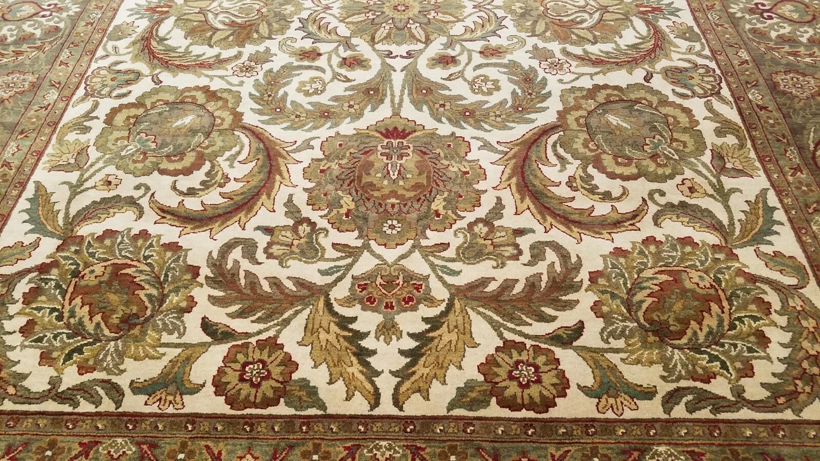 9 x 12 Ivory & Sage & Olive Green Agra All-Over Wool Hand-Knotted Oriental Rug
