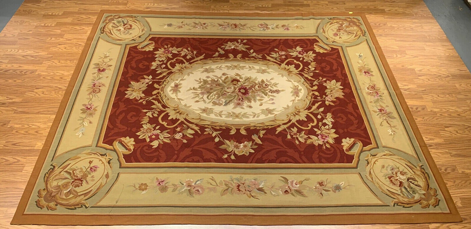 8' x 10' Hand woven French Aubusson Weave 100% wool Area rug