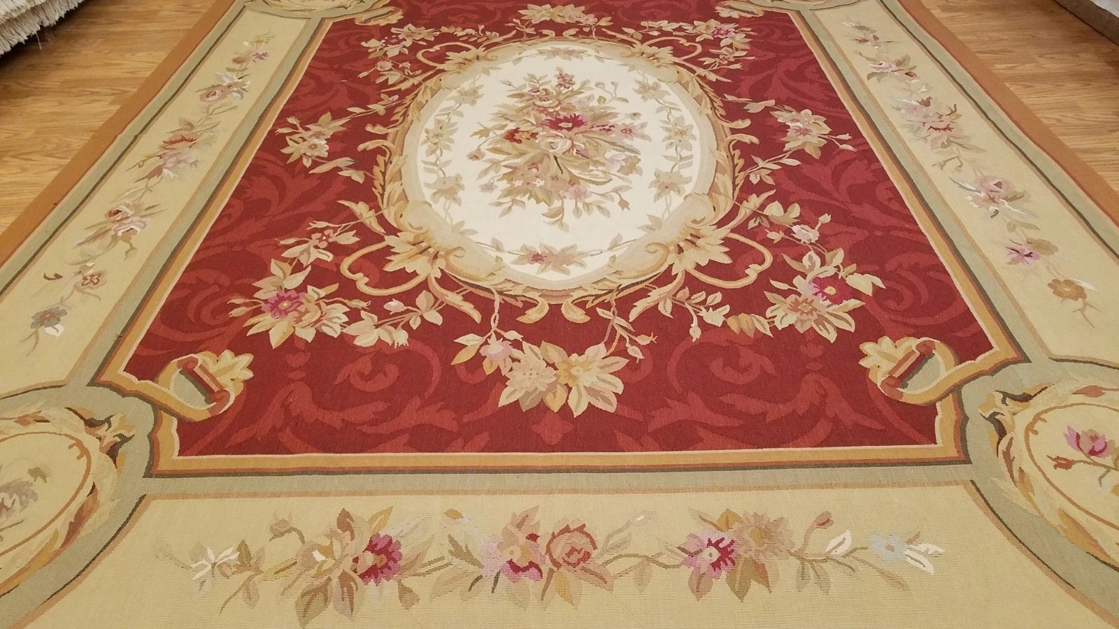 8' x 10' Hand woven French Aubusson Weave 100% wool Area rug