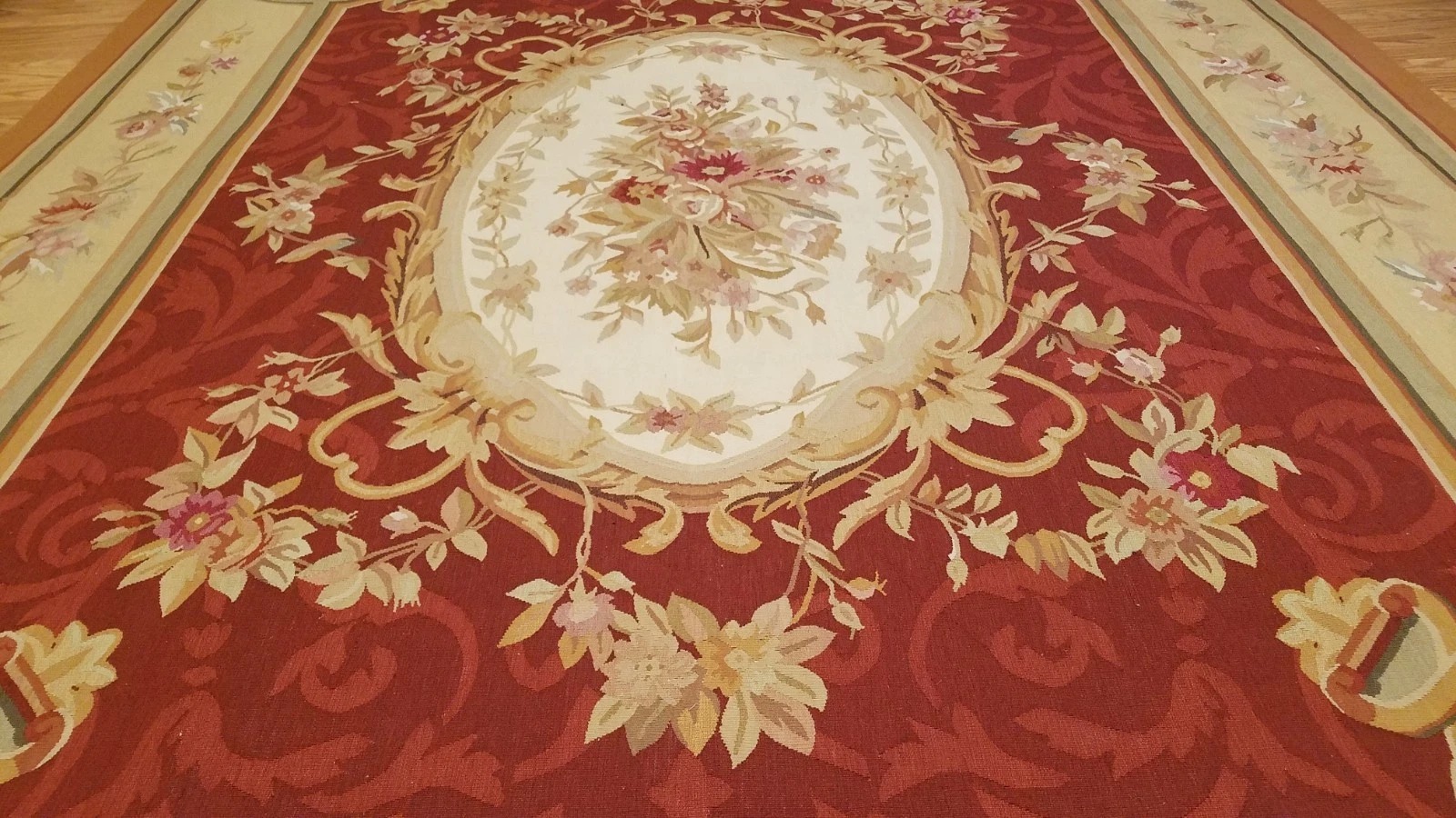 8' x 10' Hand woven French Aubusson Weave 100% wool Area rug