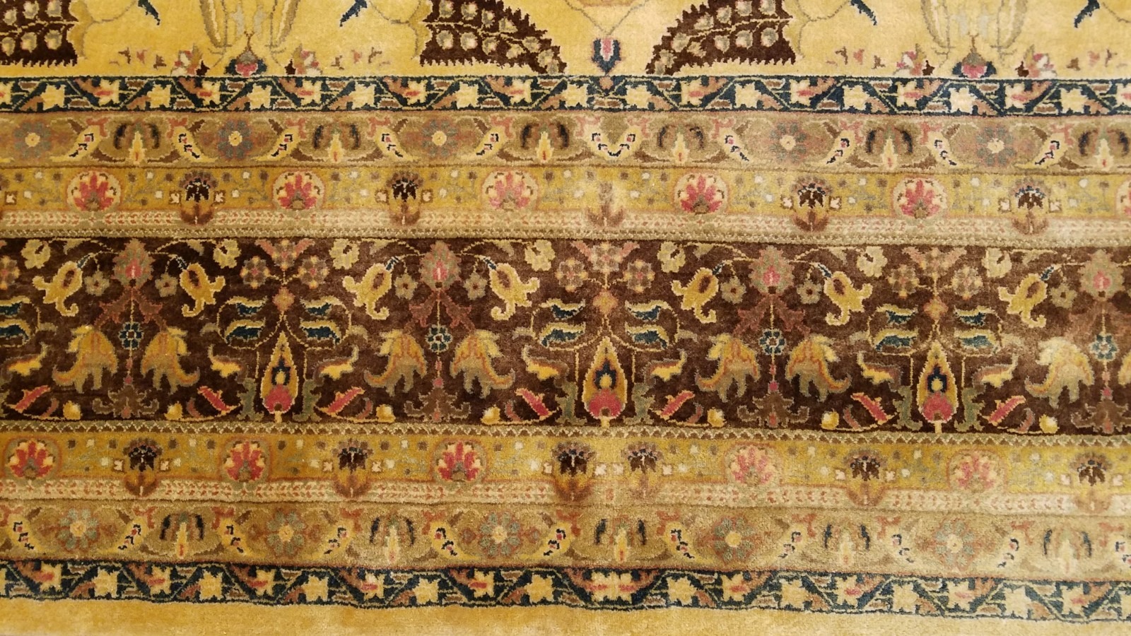 8 x 10 Fine Quality Gold & Chocolate Indo Sarouk Hand Knotted Wool Rug