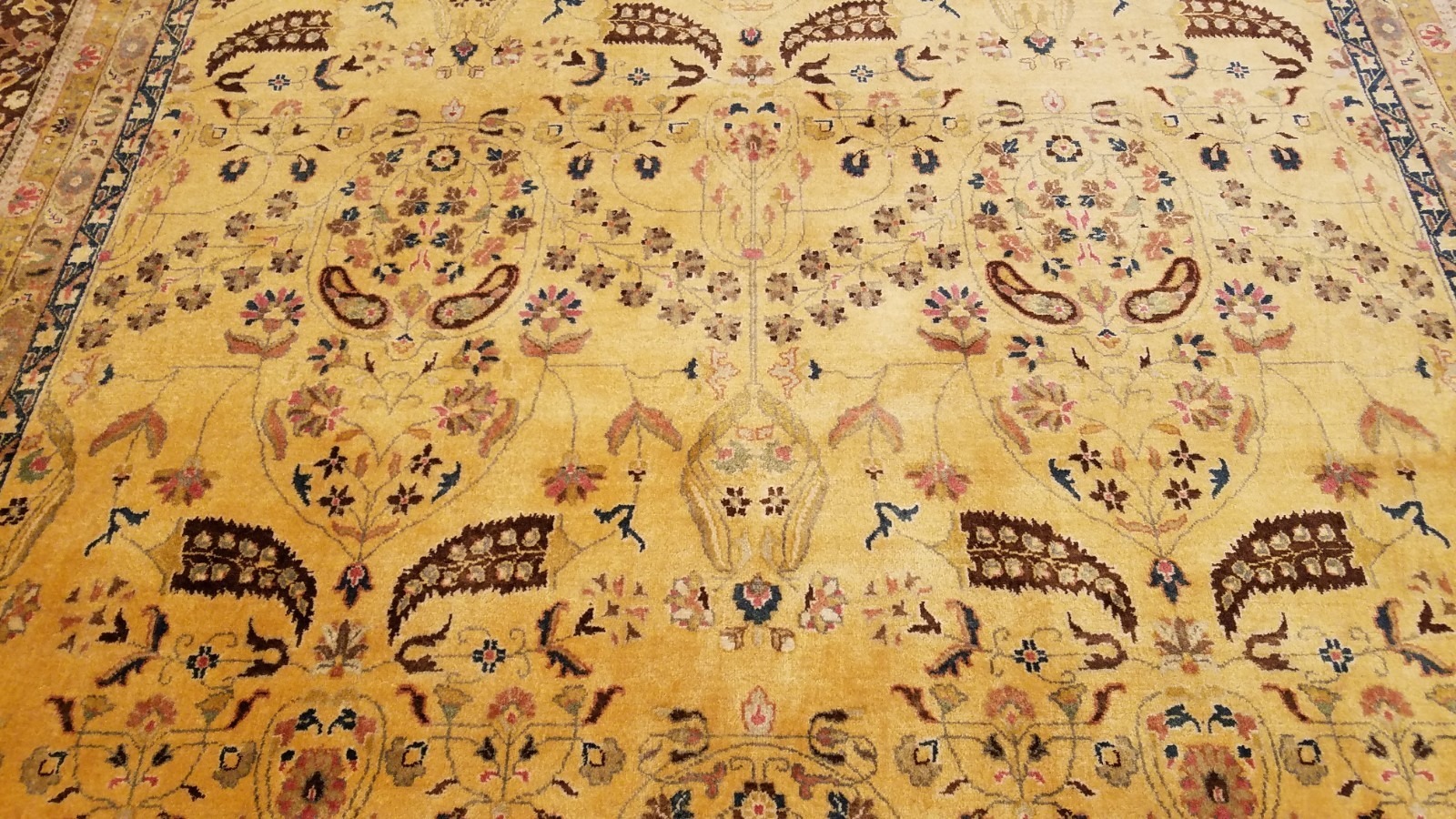 8 x 10 Fine Quality Gold & Chocolate Indo Sarouk Hand Knotted Wool Rug