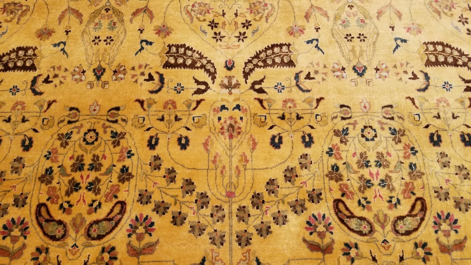 8 x 10 Fine Quality Gold & Chocolate Indo Sarouk Hand Knotted Wool Rug