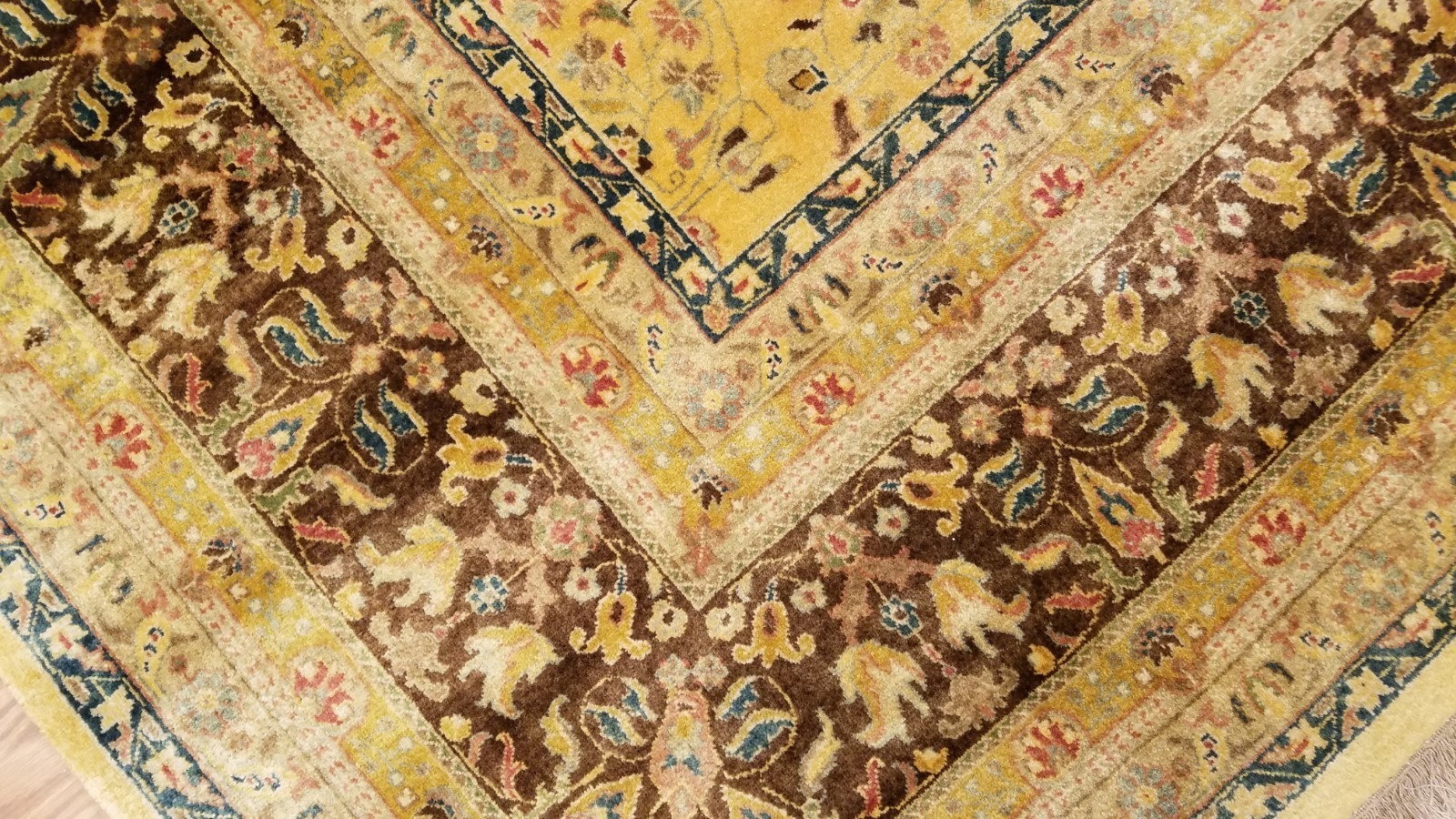 8 x 10 Fine Quality Gold & Chocolate Indo Sarouk Hand Knotted Wool Rug