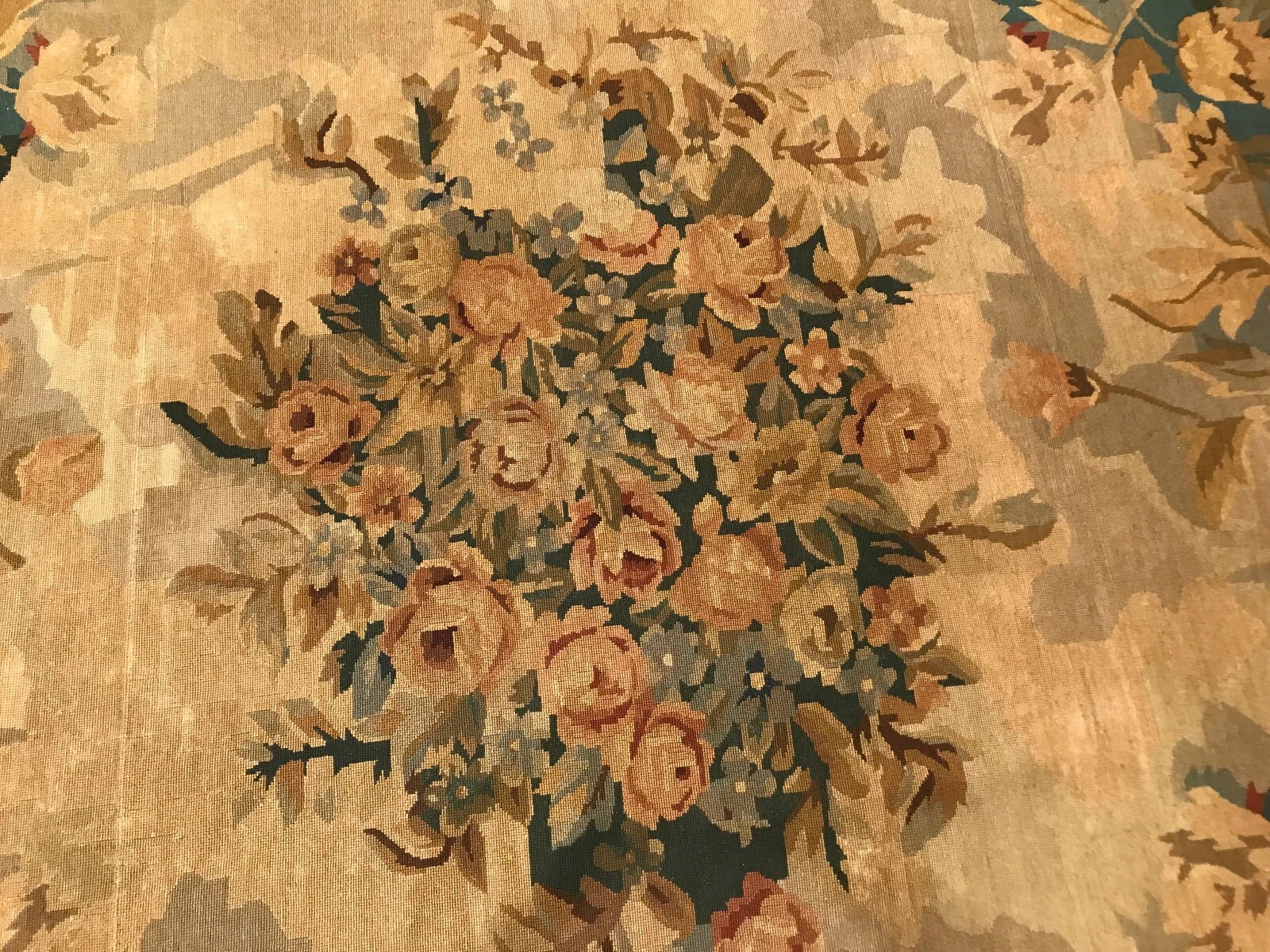9 x 12 Needle Point 100% Wool Hand Knotted Area Rug