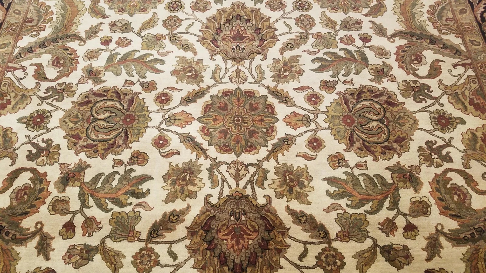 9 x 12 Ivory Black Indo Agra All-Over Wool Hand-Knotted Oriental Rug