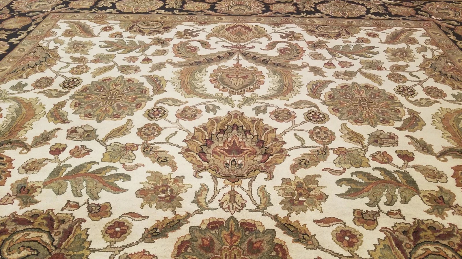 9 x 12 Ivory Black Indo Agra All-Over Wool Hand-Knotted Oriental Rug
