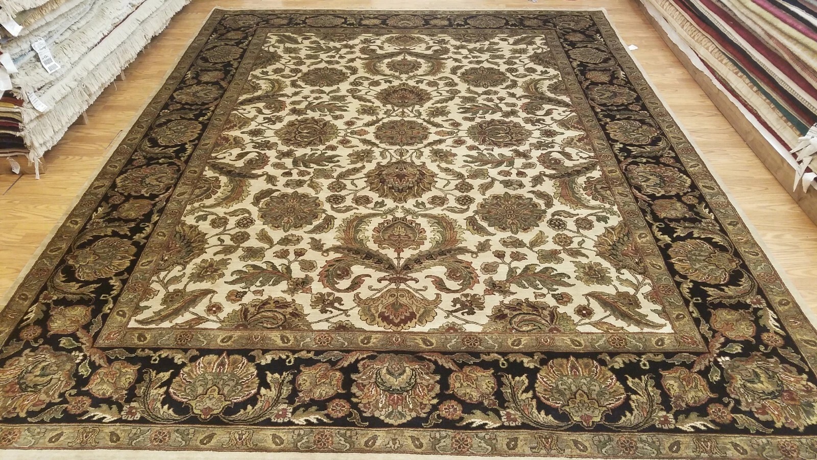 9 x 12 Ivory Black Indo Agra All-Over Wool Hand-Knotted Oriental Rug EB234997436243 Montaage