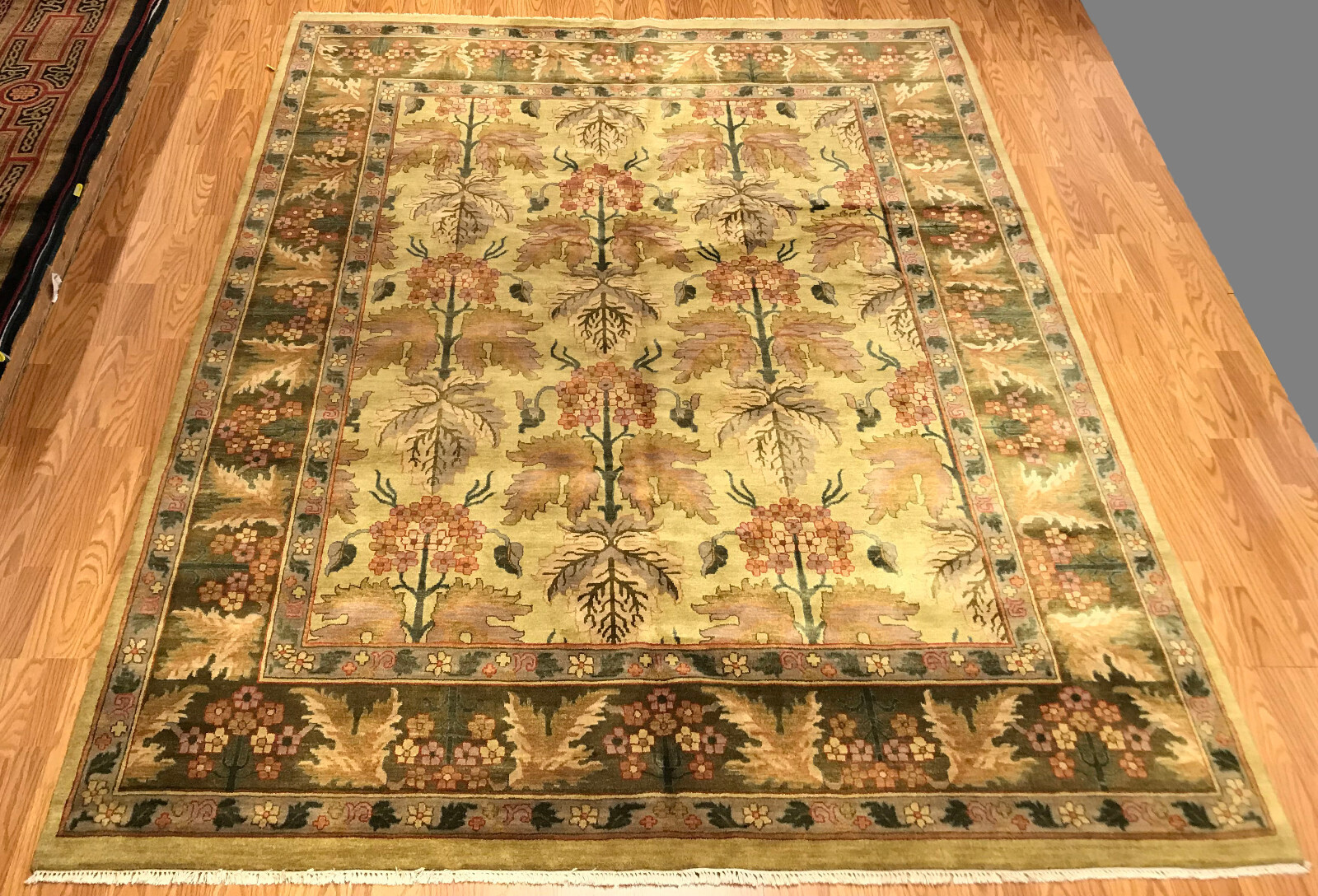 8 X 10 Hand Knotted 100% Wool Area Rug