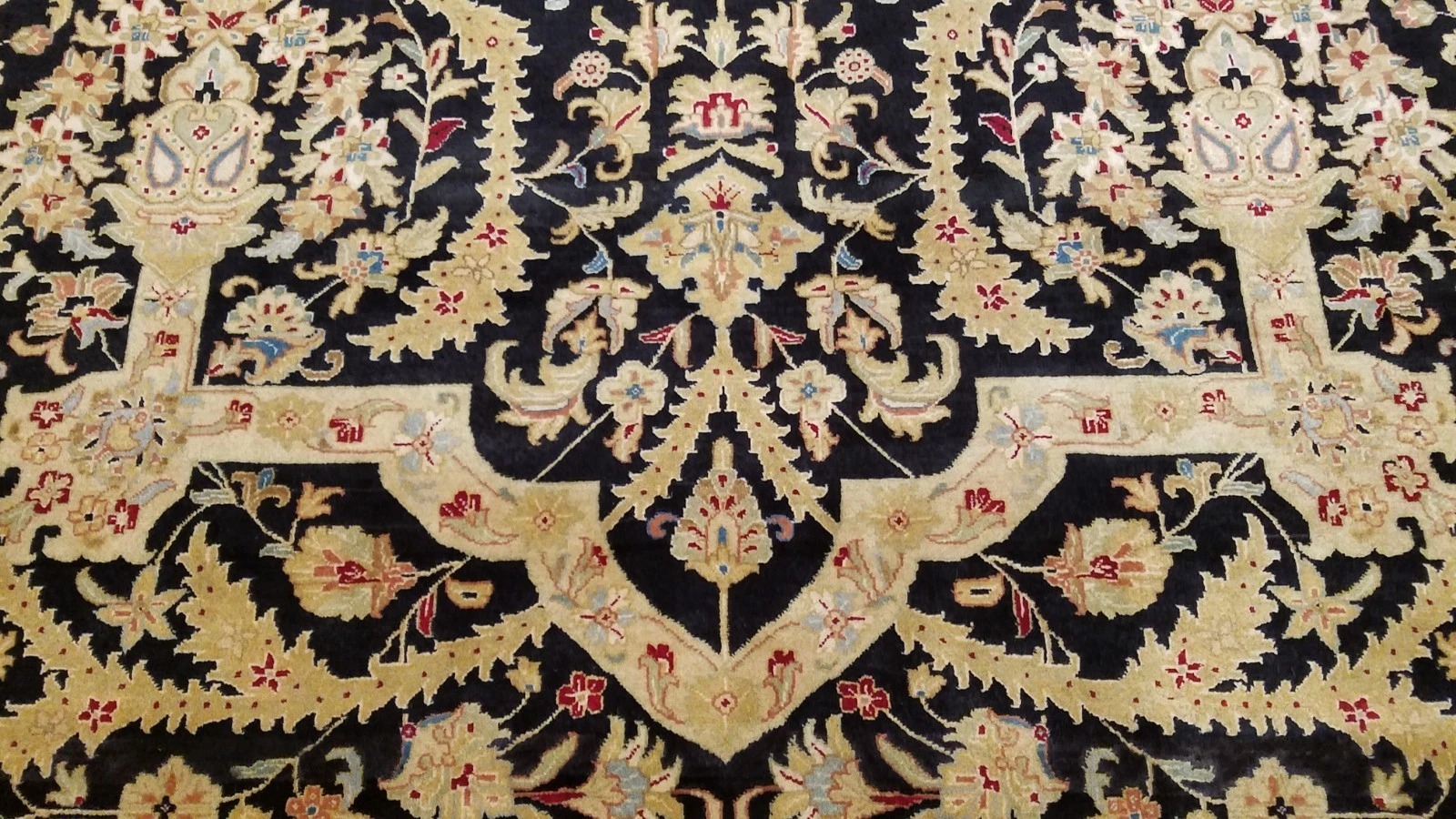 8 x 10 Fine Quality Vegetable Dye Black Hand Knotted Wool Rug