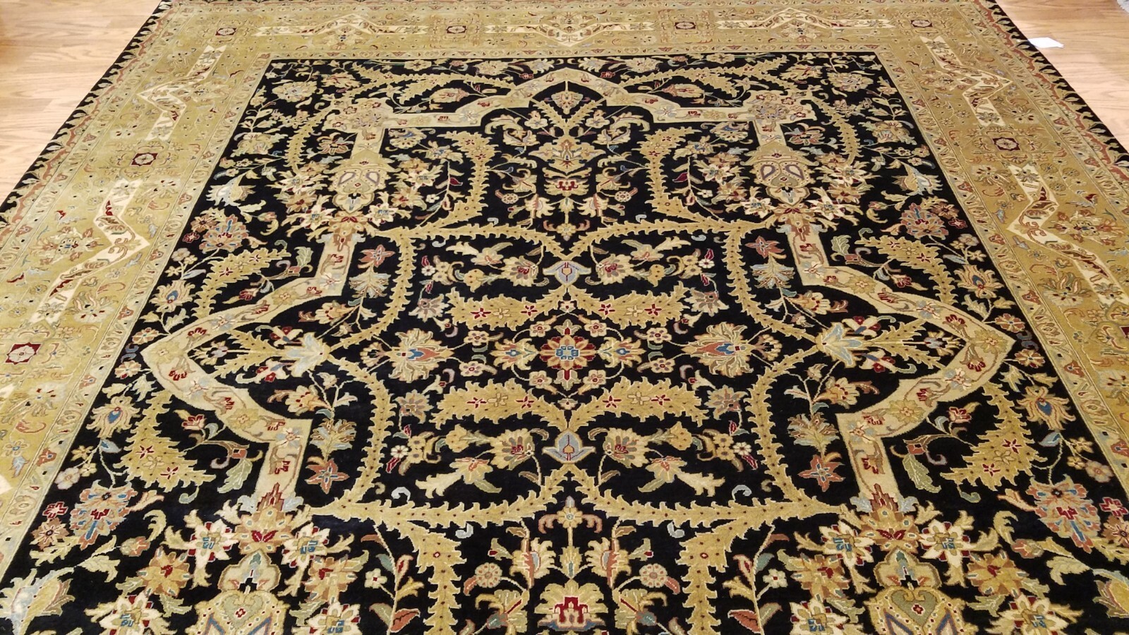 8 x 10 Fine Quality Vegetable Dye Black Hand Knotted Wool Rug