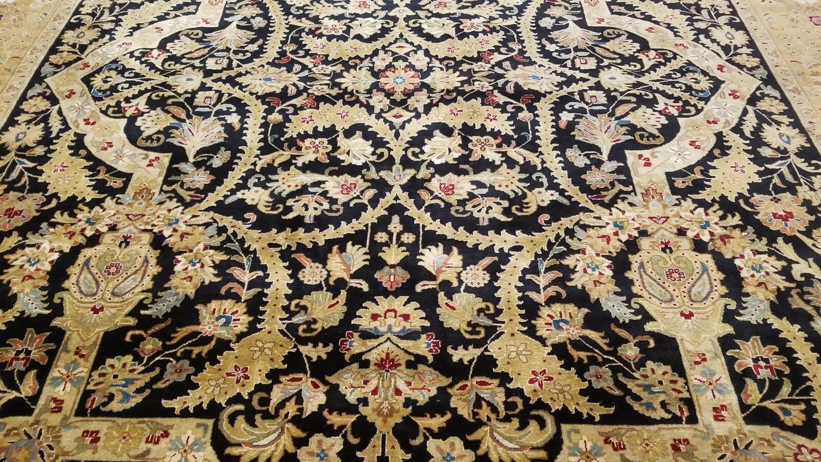 9 x 12 Black Very High Quality Indo Wool Hand-Knotted Oriental Rug