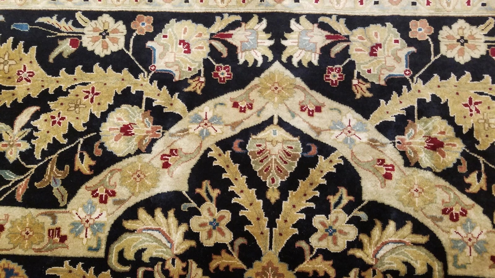 9 x 12 Black Very High Quality Indo Wool Hand-Knotted Oriental Rug