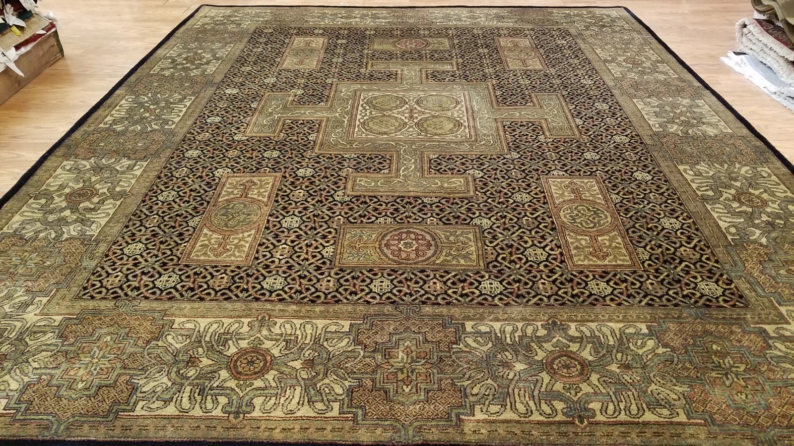 8 x 10 Indo Agra Hand spawned Wool Hand Knotted Oriental Rug