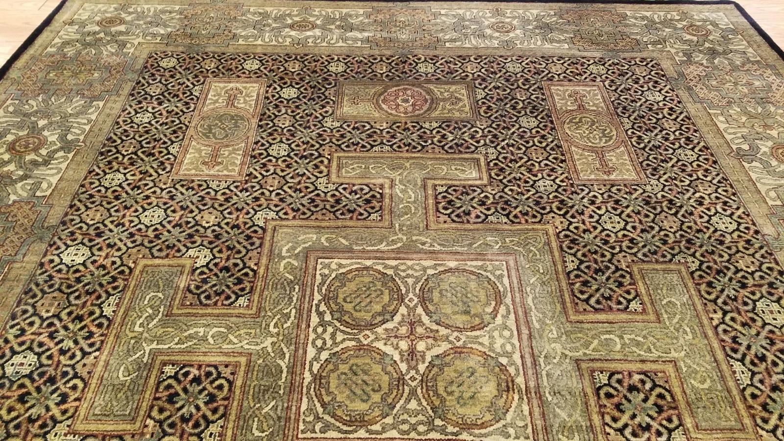 8 x 10 Indo Agra Hand spawned Wool Hand Knotted Oriental Rug