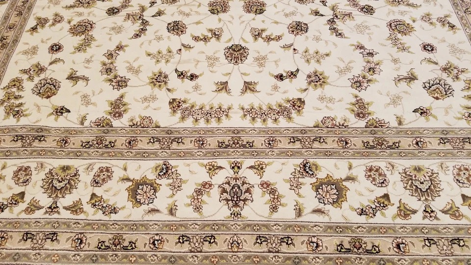 8 x 10 Ivory Fine Sino Wool & Silk Hand Knotted Oriental Rug