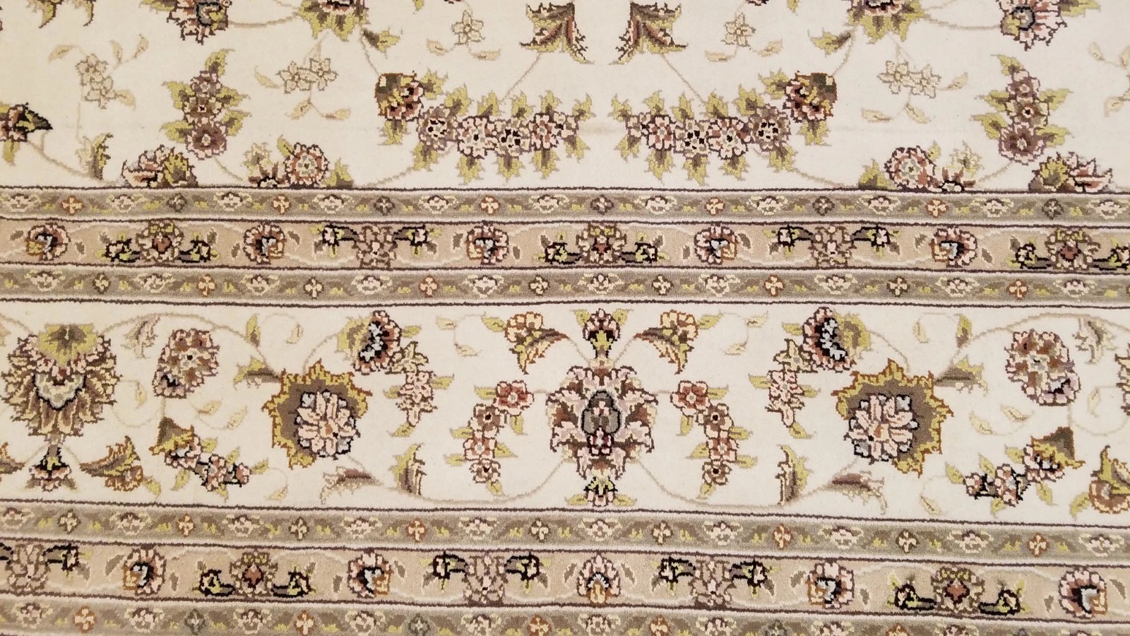 8 x 10 Ivory Fine Sino Wool & Silk Hand Knotted Oriental Rug