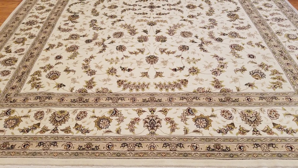 8 x 10 Ivory Fine Sino Wool & Silk Hand Knotted Oriental Rug