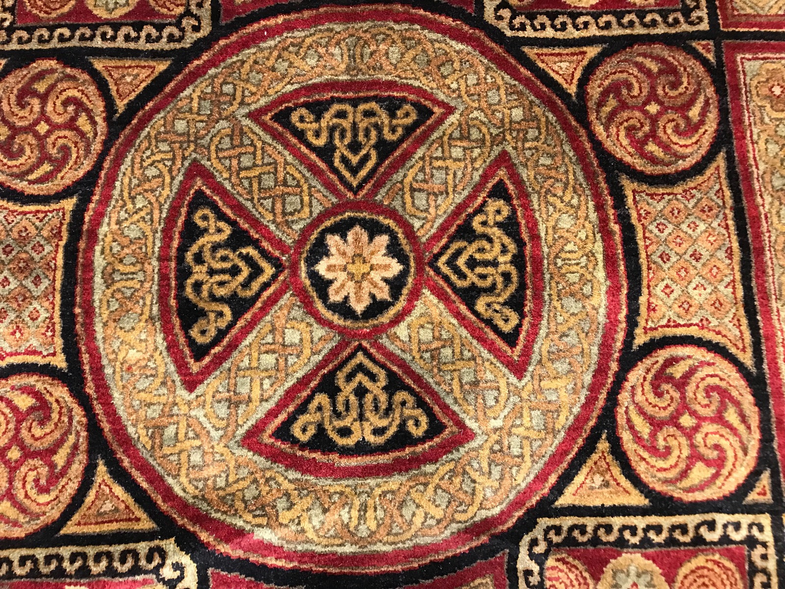 8 X 10 Hand Knotted 100% Wool Area Rug