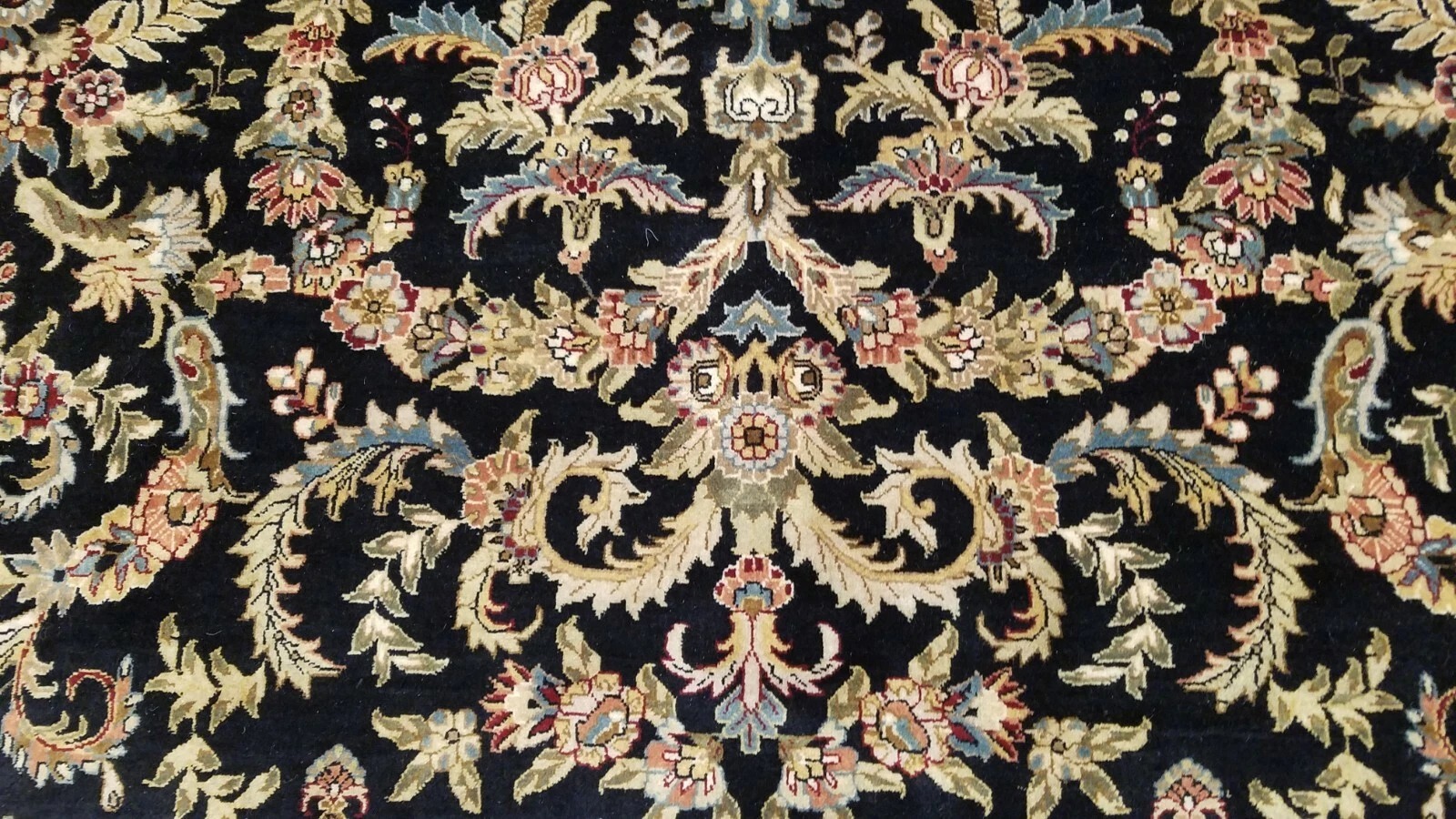 9 x 12 Black fine Quality Hand Knotted Wool Oriental Rug