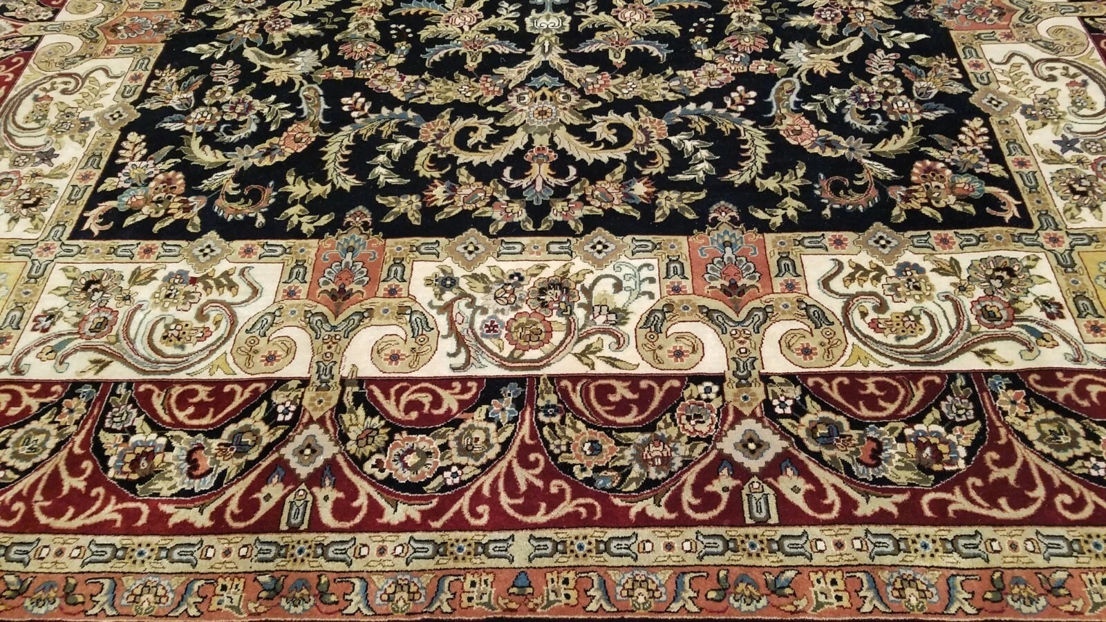 9 x 12 Black fine Quality Hand Knotted Wool Oriental Rug