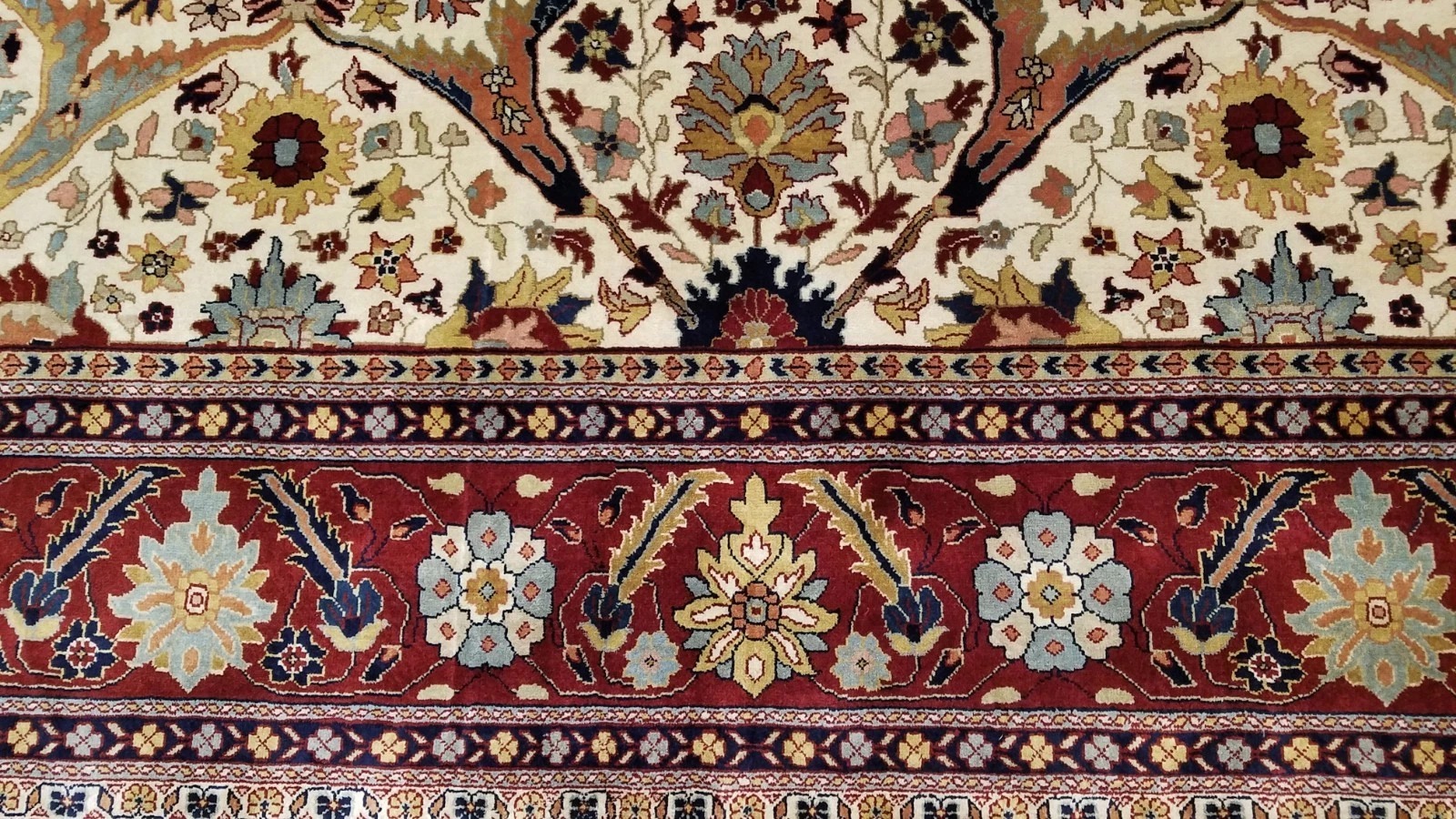 8 x 10 Fine Quality Vegetable Dye Ivory Brick Indo Sarouk Hand Knotted Wool Rug