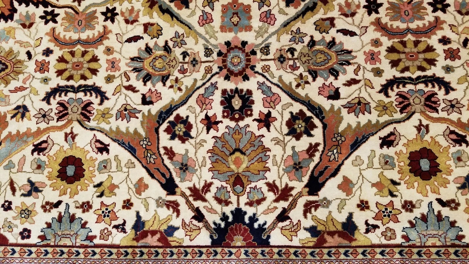 8 x 10 Fine Quality Vegetable Dye Ivory Brick Indo Sarouk Hand Knotted Wool Rug