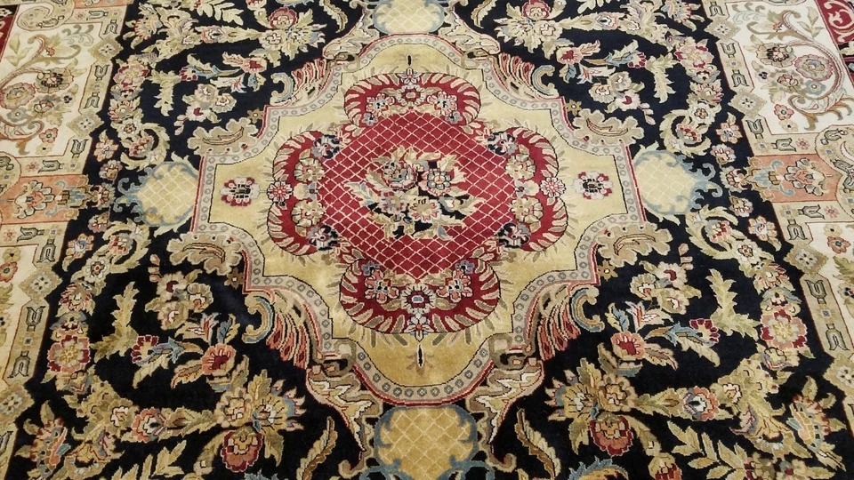 8 x 10 Fine Quality Vegetable Dye Black & Red Hand Knotted Wool Rug