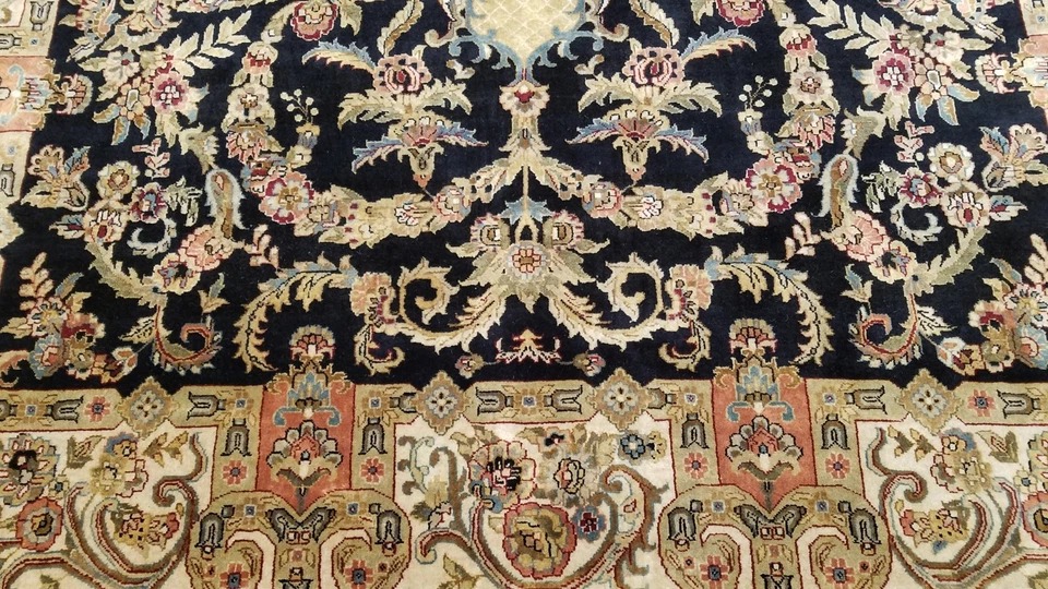 8 x 10 Fine Quality Vegetable Dye Black & Red Hand Knotted Wool Rug