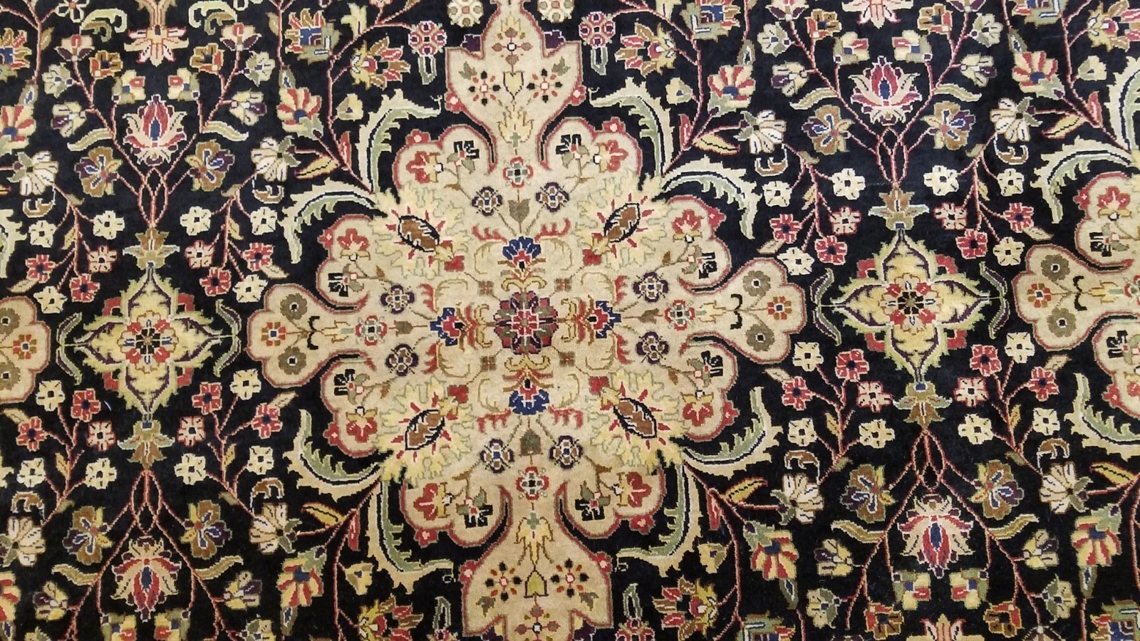8 x 10 Fine Quality Vegetable Dye Black & Rose Hand Knotted Wool Rug