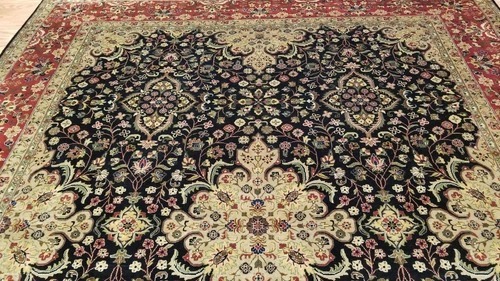 8 x 10 Fine Quality Vegetable Dye Black & Rose Hand Knotted Wool Rug