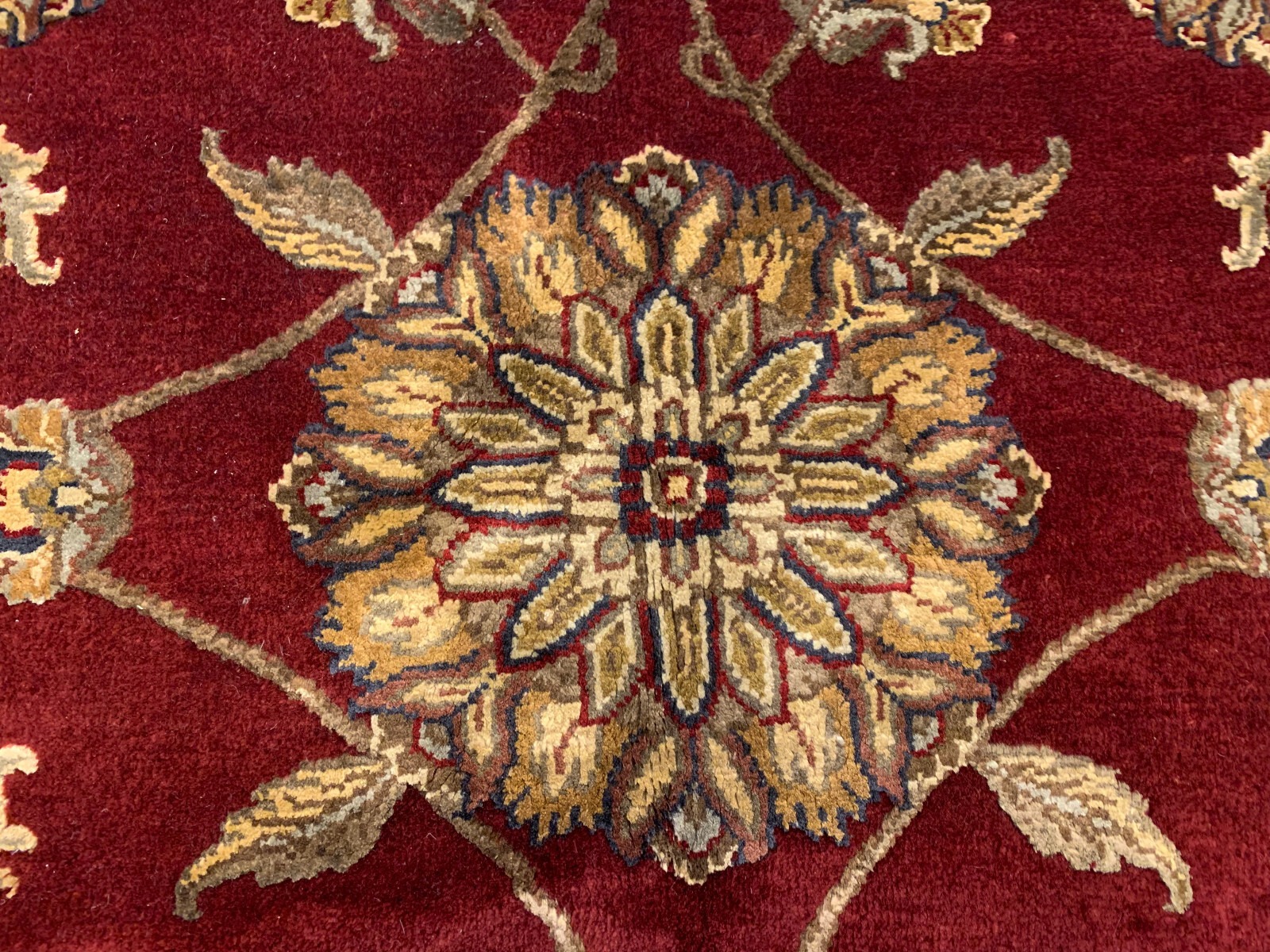 9 x 12 Red Very Beautiful Wool & Silk hand Knotted Wool Oriental Rug