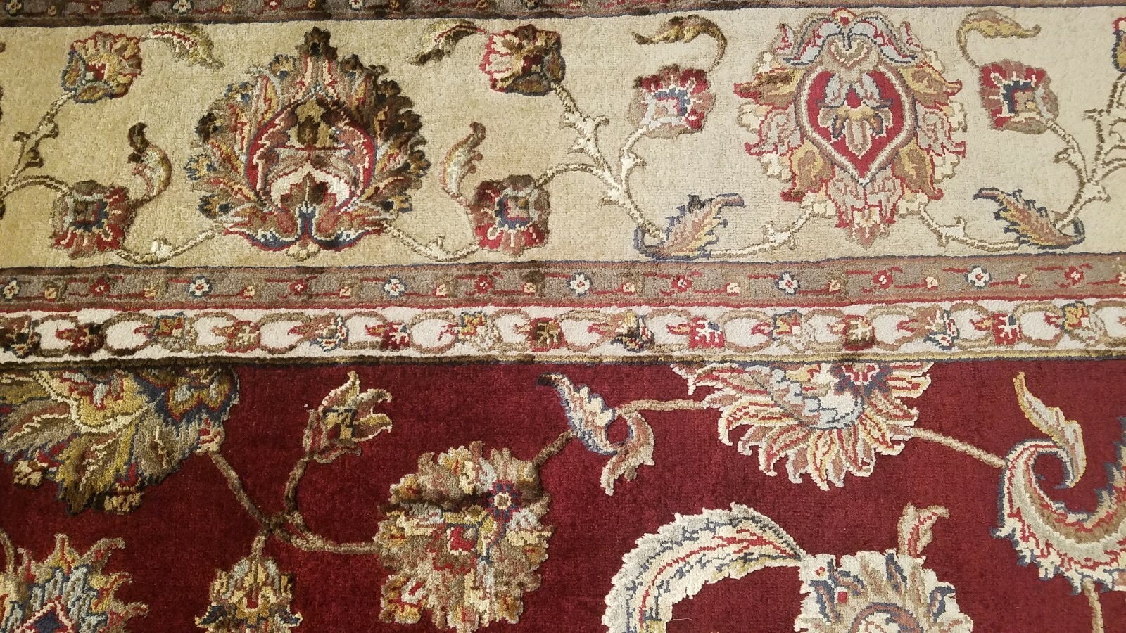 9 x 12 Red Very Beautiful Wool & Silk hand Knotted Wool Oriental Rug