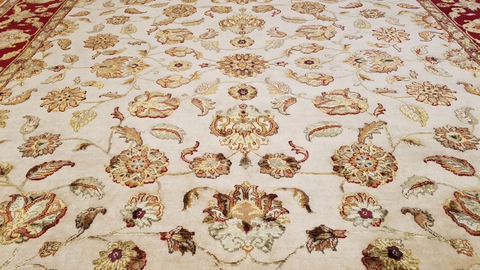 8 x 10 Indo Agra Hand spawned Wool & Silk Hand Knotted Oriental Rug