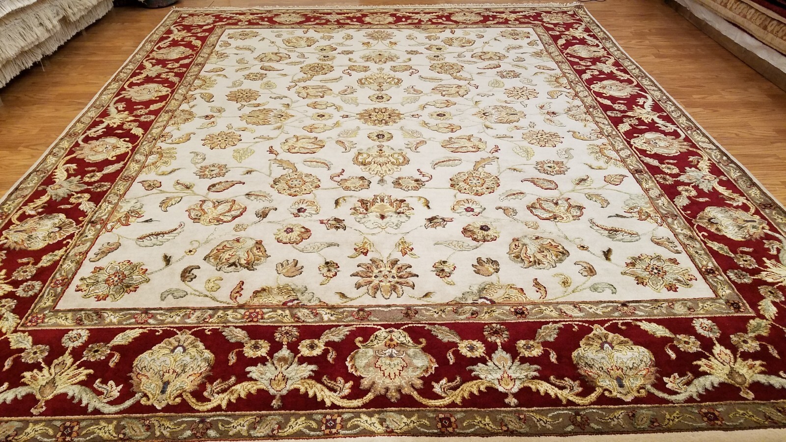 8 x 10 Indo Agra Hand spawned Wool & Silk Hand Knotted Oriental Rug