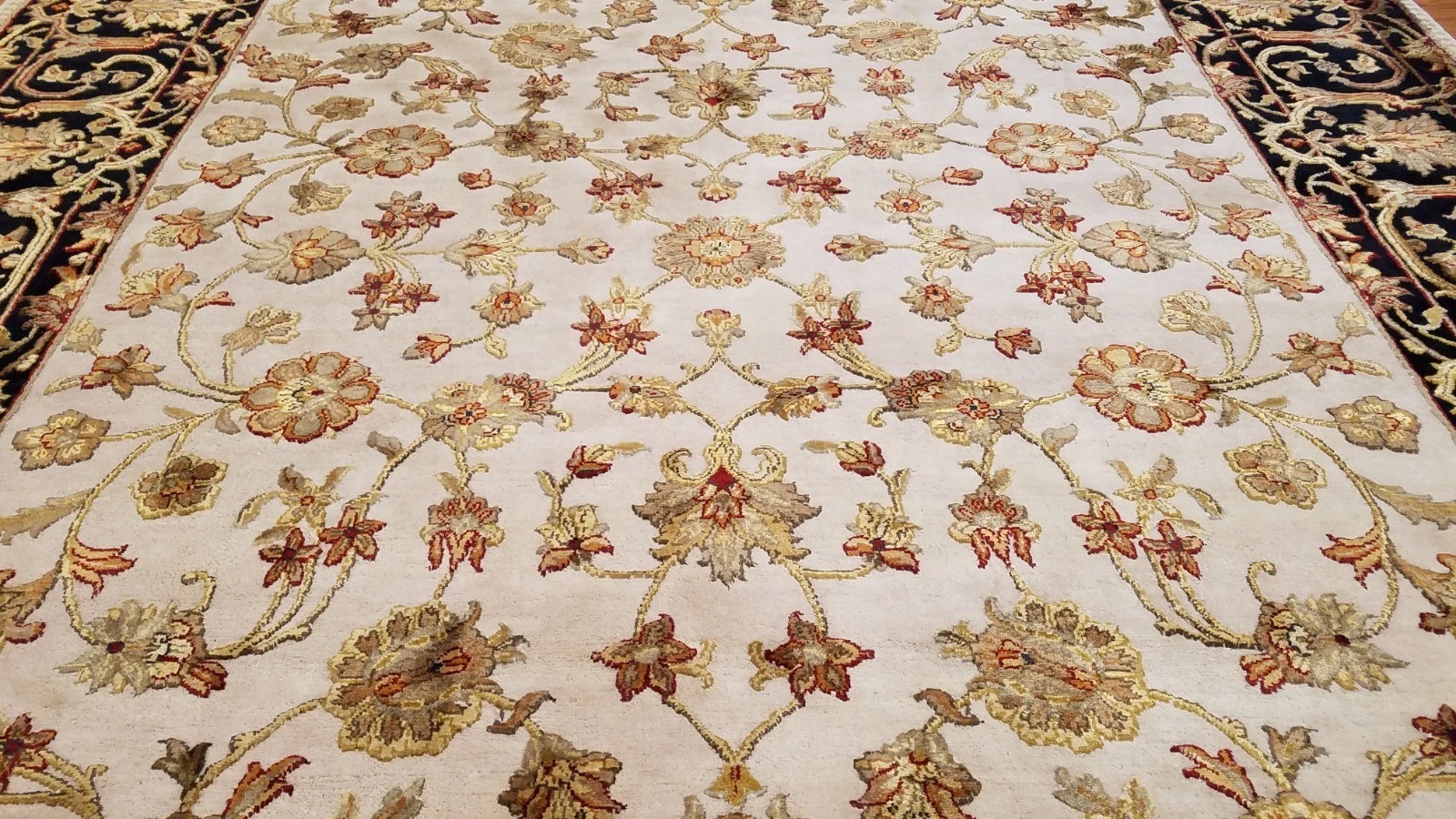 8 x 10 Indo Agra Hand spawned Wool & Silk Hand Knotted Oriental Rug