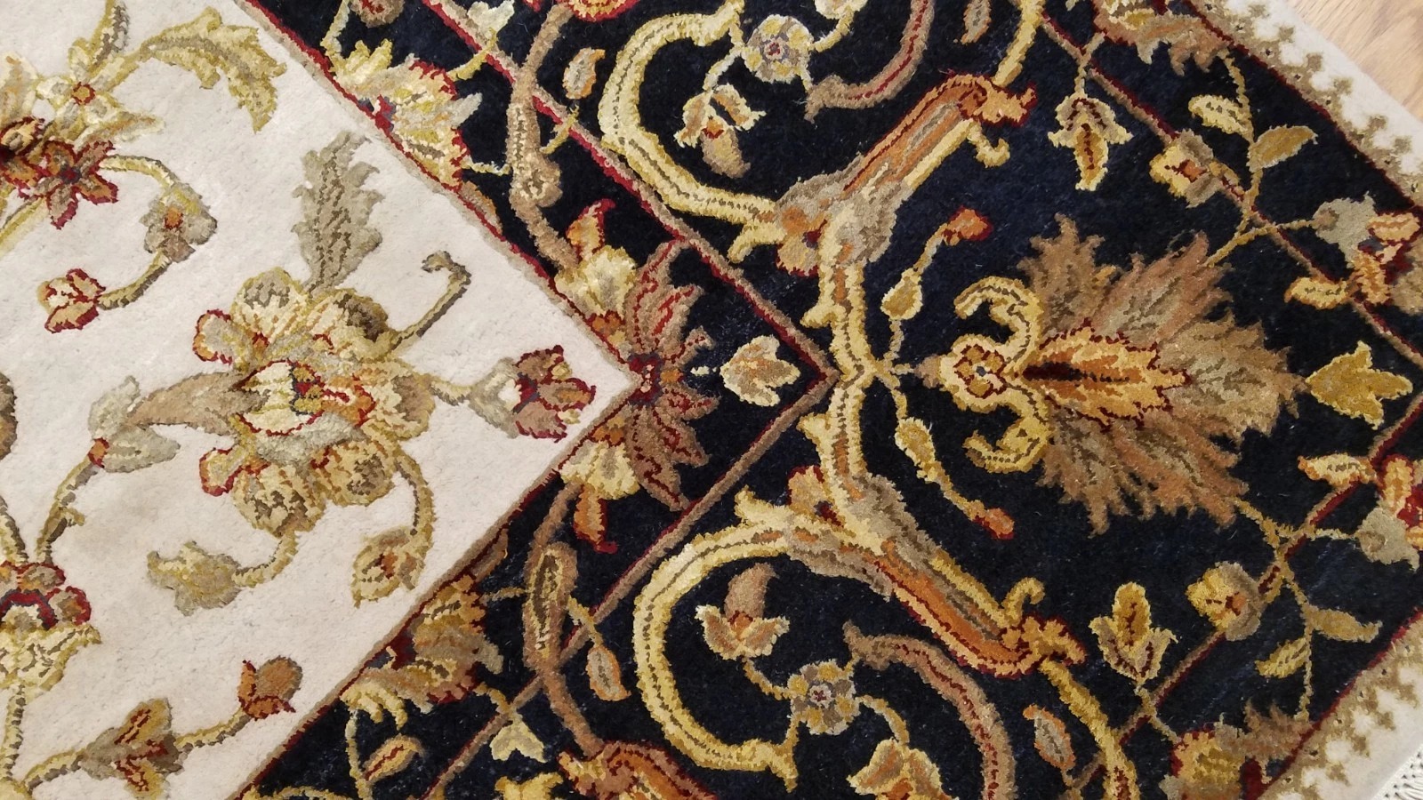 8 x 10 Indo Agra Hand spawned Wool & Silk Hand Knotted Oriental Rug
