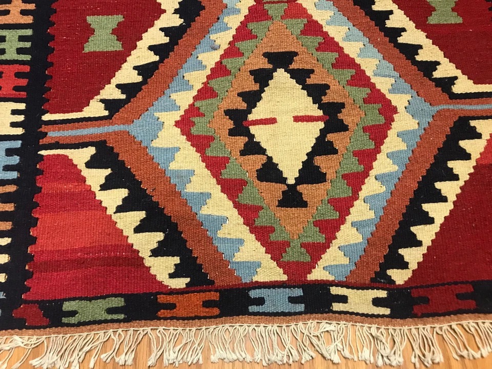 3.3 x 5.1 Kilim 100% Wool Hand Knotted Area Rug