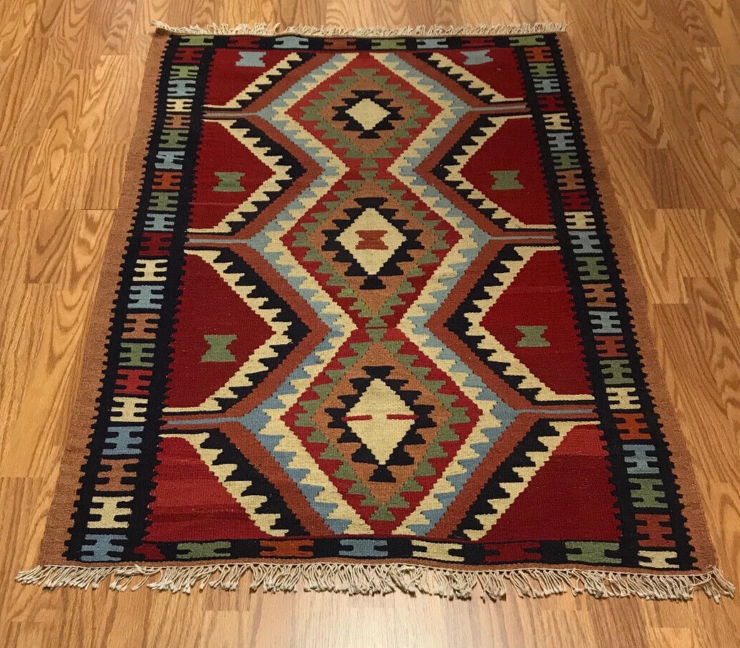 3.3 x 5.1 Kilim 100% Wool Hand Knotted Area Rug