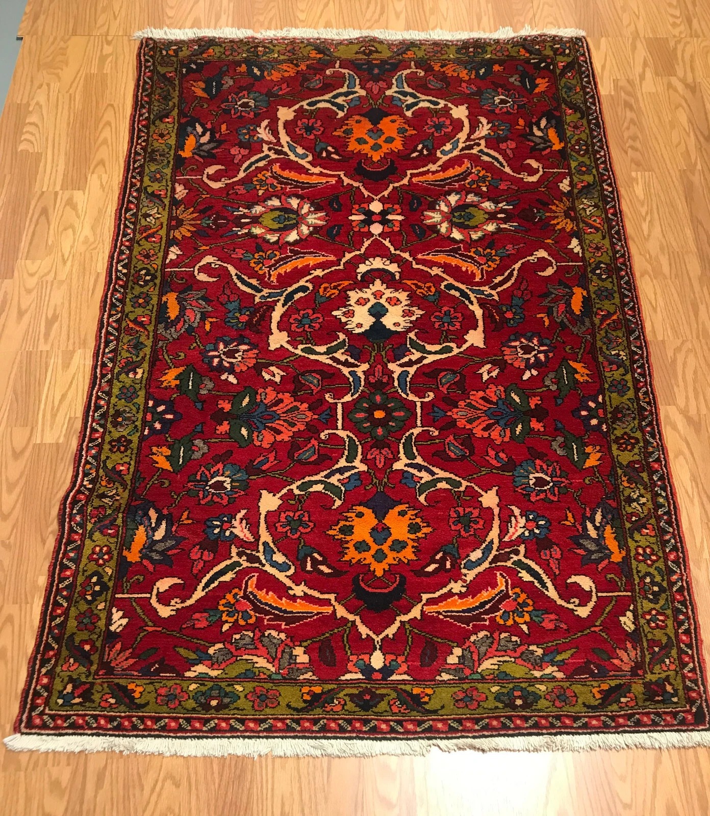 4.7 x 7.1 Vintage Tribal Floral Red 100% Wool Vegetable Dye