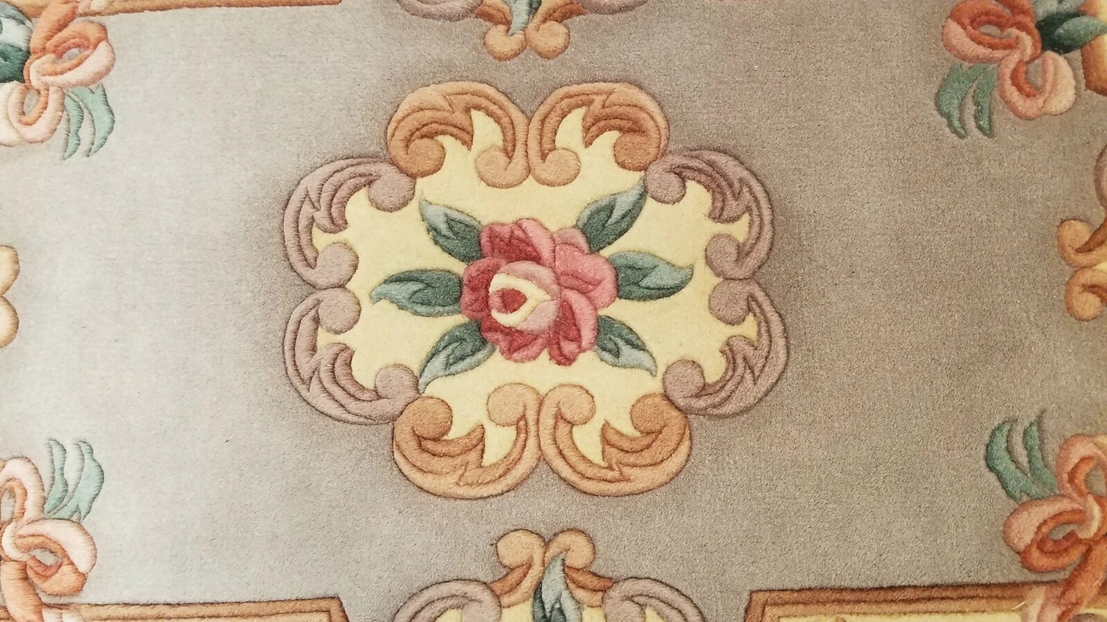 2 x 3 Taupe Hand Woven French Aubusson 90L Wool