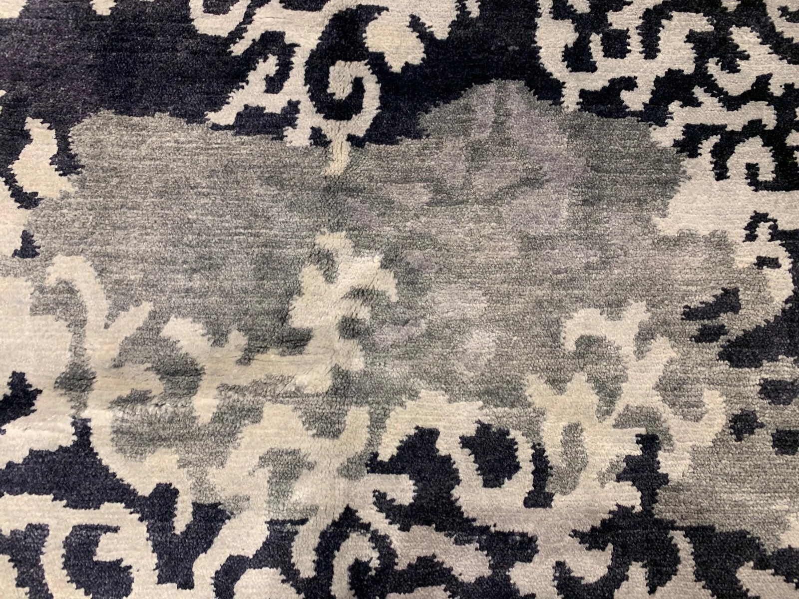 8 x 10 Hand Knotted 100% Bamboo silk Area Rug