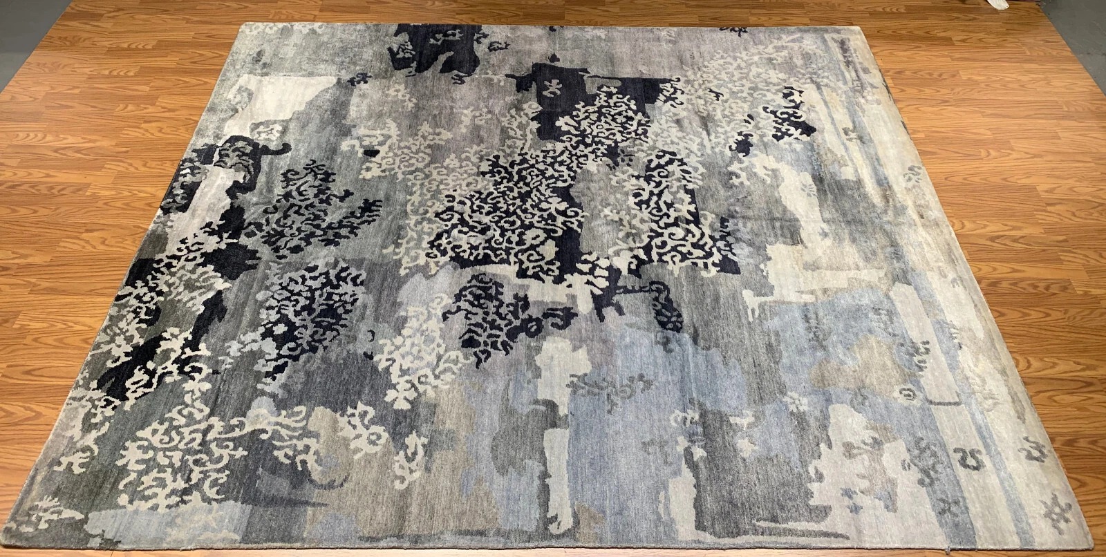 8 x 10 Hand Knotted 100% Bamboo silk Area Rug