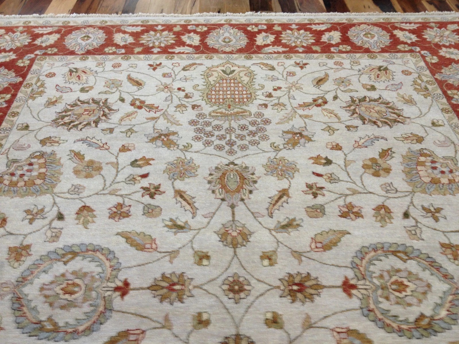 8 x 10 Indo Peshavar Hand spawned Wool Hand Knotted Oriental Rug