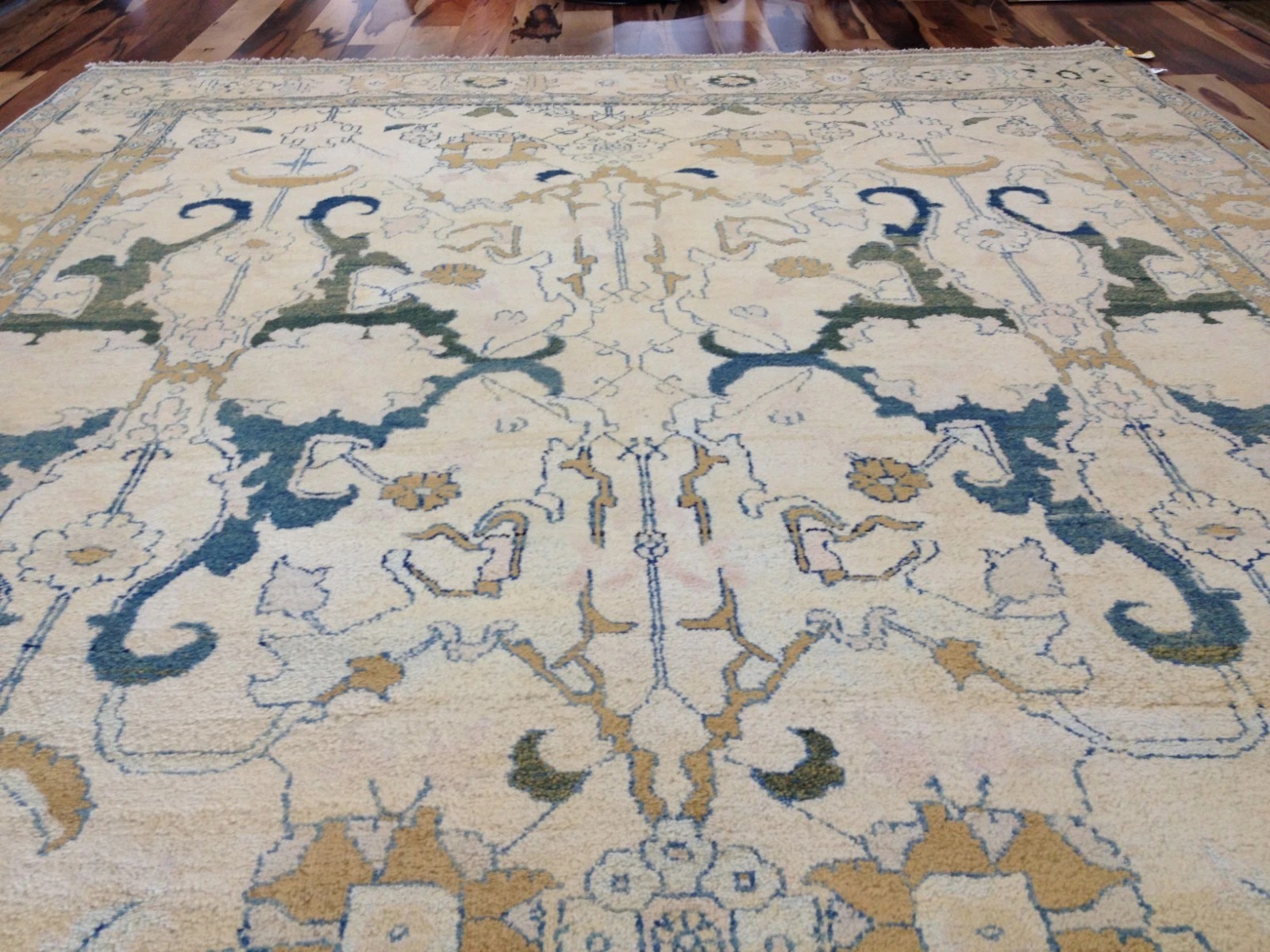 8 x 10 Indo Ushak Hand Knotted Wool Oriental Rug