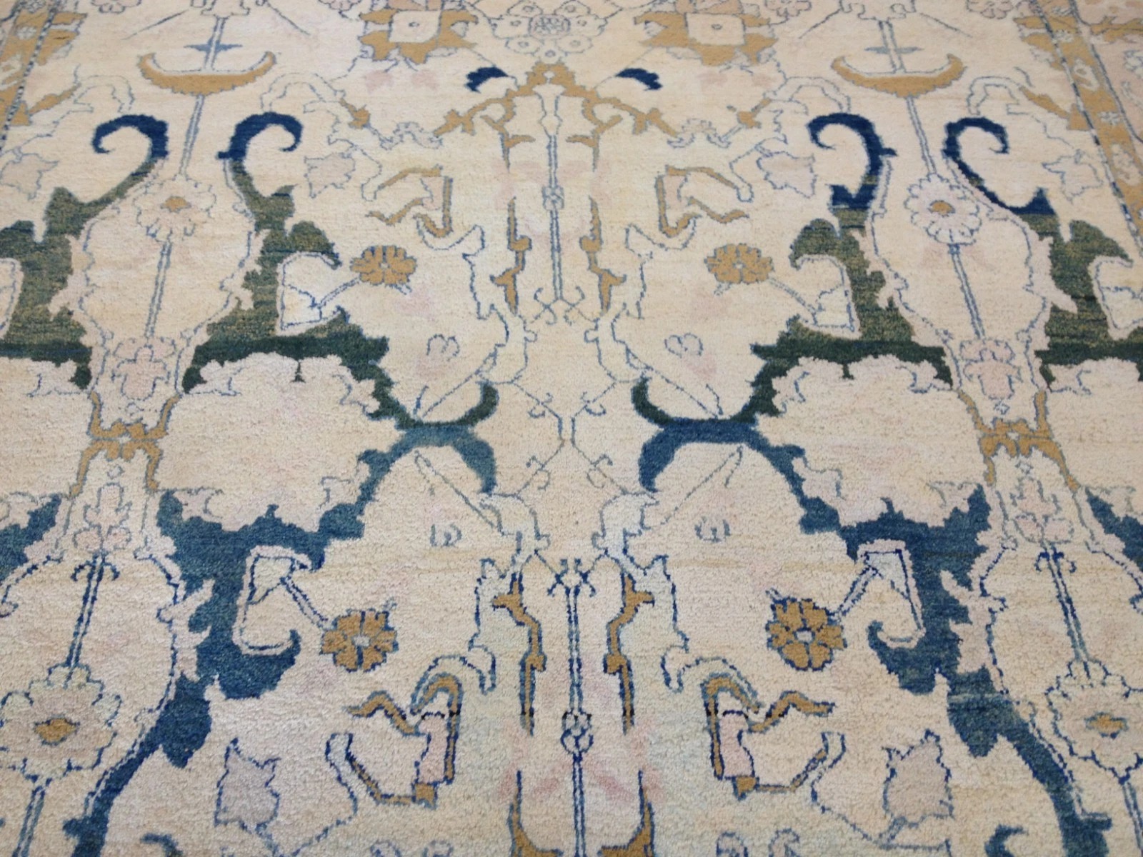 8 x 10 Indo Ushak Hand Knotted Wool Oriental Rug
