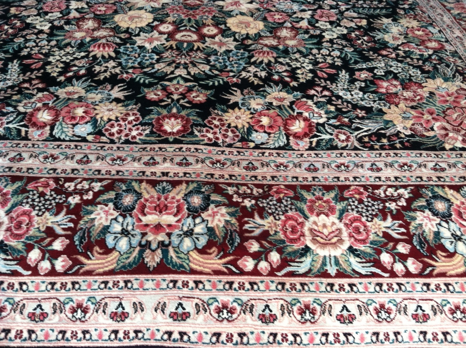 8 x 10 Very Fine Quality Hand Knotted Black & Red Pakistan Wool Rug